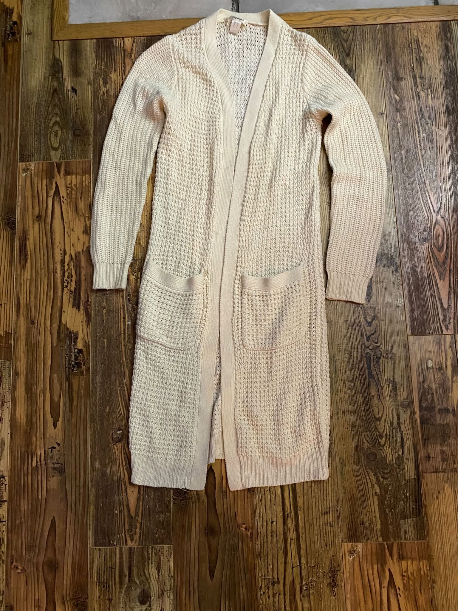 Cardigan long en laine ReVamped – Small