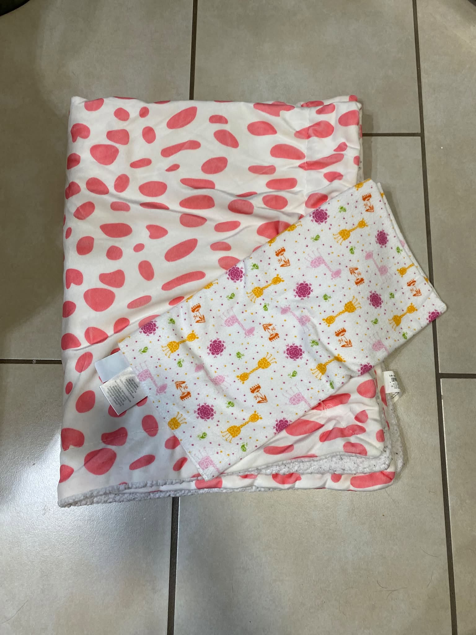 Lot de 2 doudous pour bébé fille