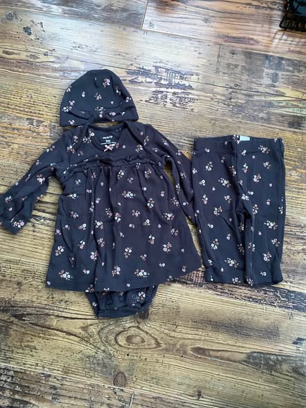 Lot vêtements bébé fille – 0-3 mois / nouveau-né (30 morceaux)