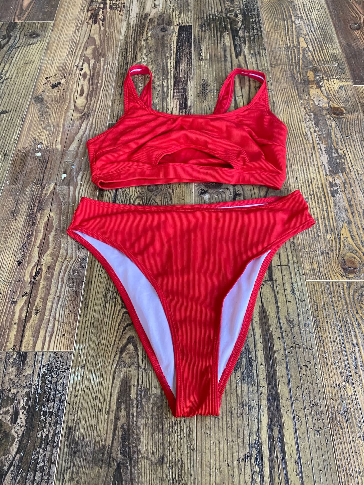 Maillot de bain deux pièces rouge