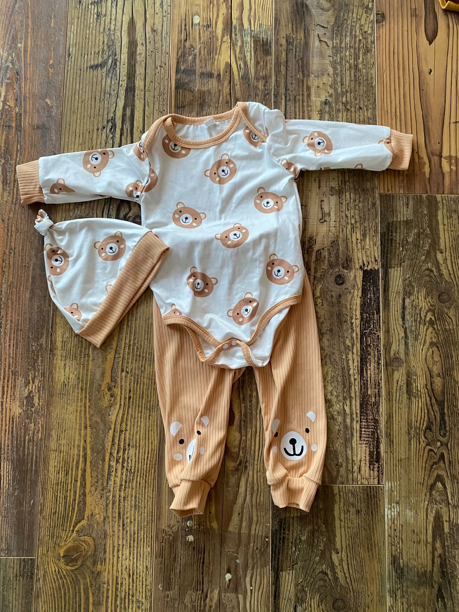Magnifique ensemble bébé 3 pièces