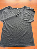 T-shirt gris foncé